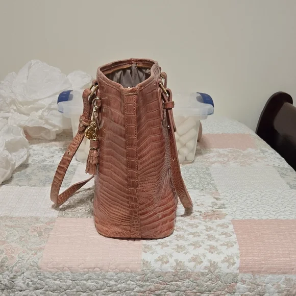 Brahmin Rose Quartz Melbourne Crocodile-Embossed Asher Tote. EUC - Picture 8 of 15